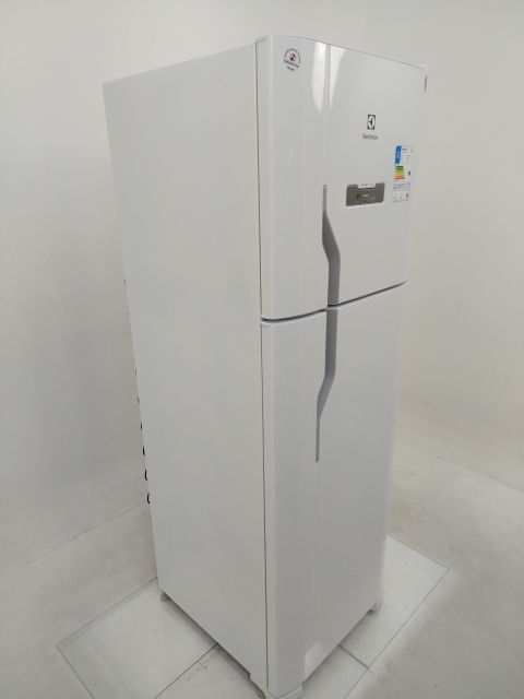 REFRIGERADOR ELECTROLUX DFN41 FROST FREE 371L