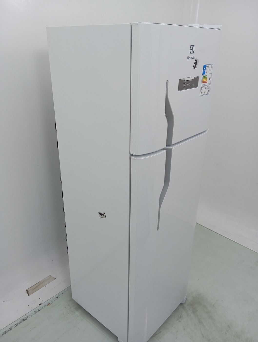 GELADEIRA ELECTROLUX TF39 FROST FREE 310L DUP