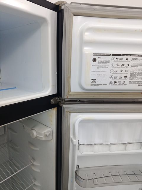 REFRIGERADOR ESMALTEC 276 LITROS RCD34 CYCLE 