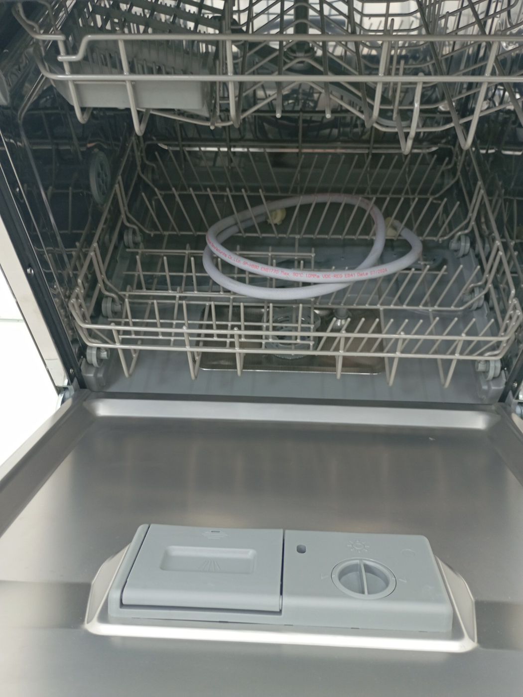 LAVA LOUCAS ELECTROLUX LL08S - Lava Louça Ele