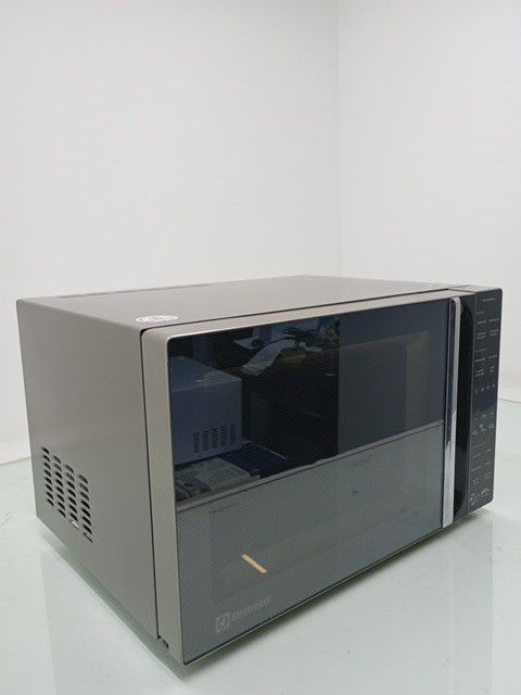 MICRO-ONDAS ELECTROLUX ME36S  36L - PRATA