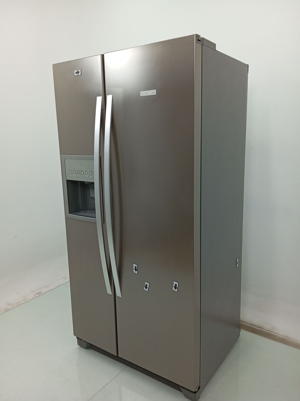 REFRIGERADOR ELECTROLUX SS72X FROST FREE SIDE