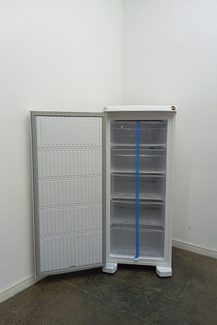 Freezer Electrolux Fe19 Vertical Cycle Defrost Uma Porta 162l Branco