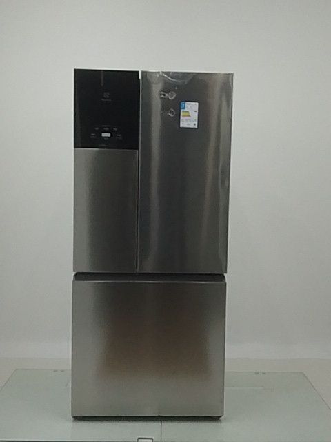REFRIGERADOR ELECTROLUX IM8S FROST FREE INVER
