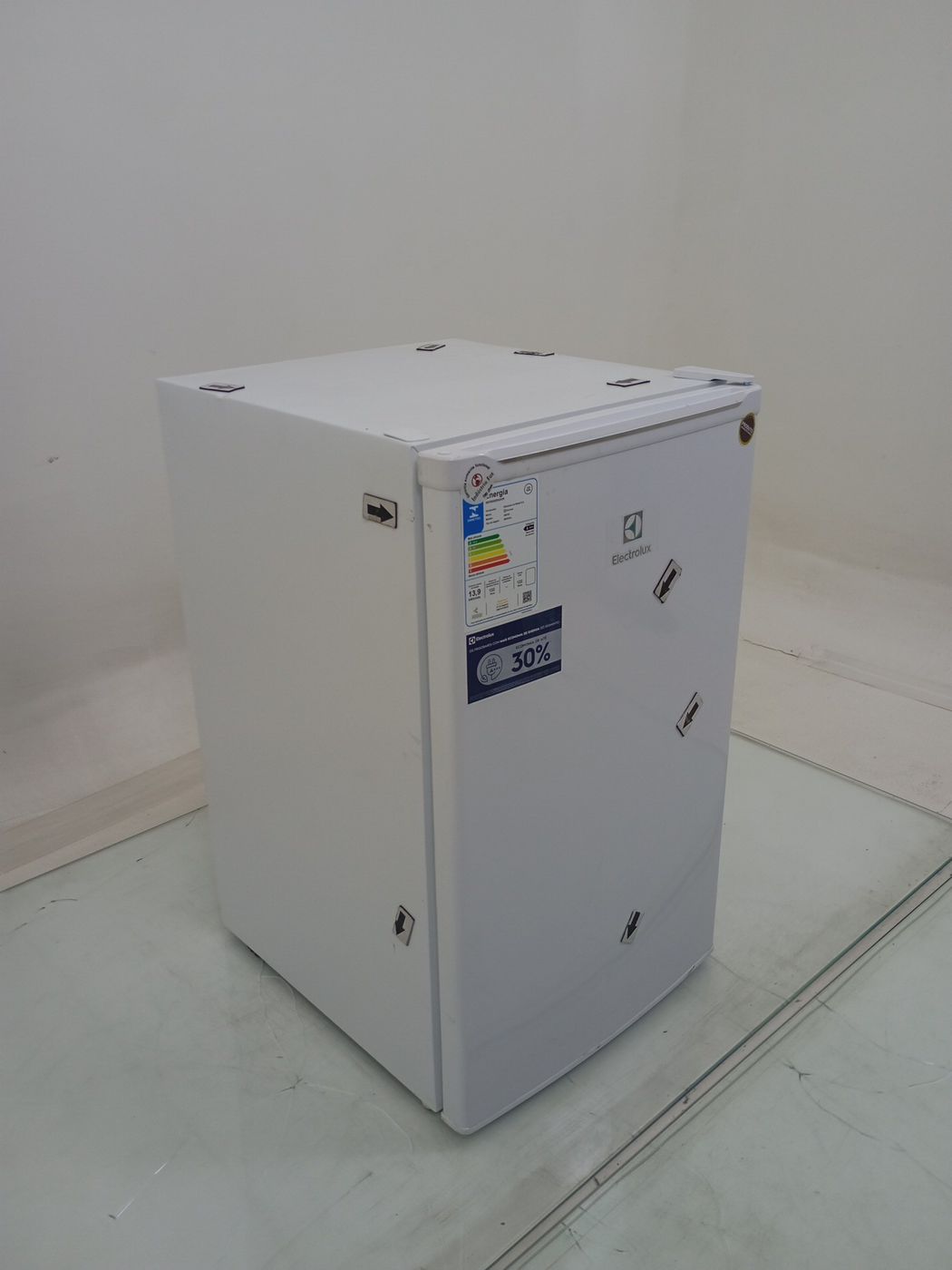 FRIGOBAR ELECTROLUX EM120 - Frigobar Electrol