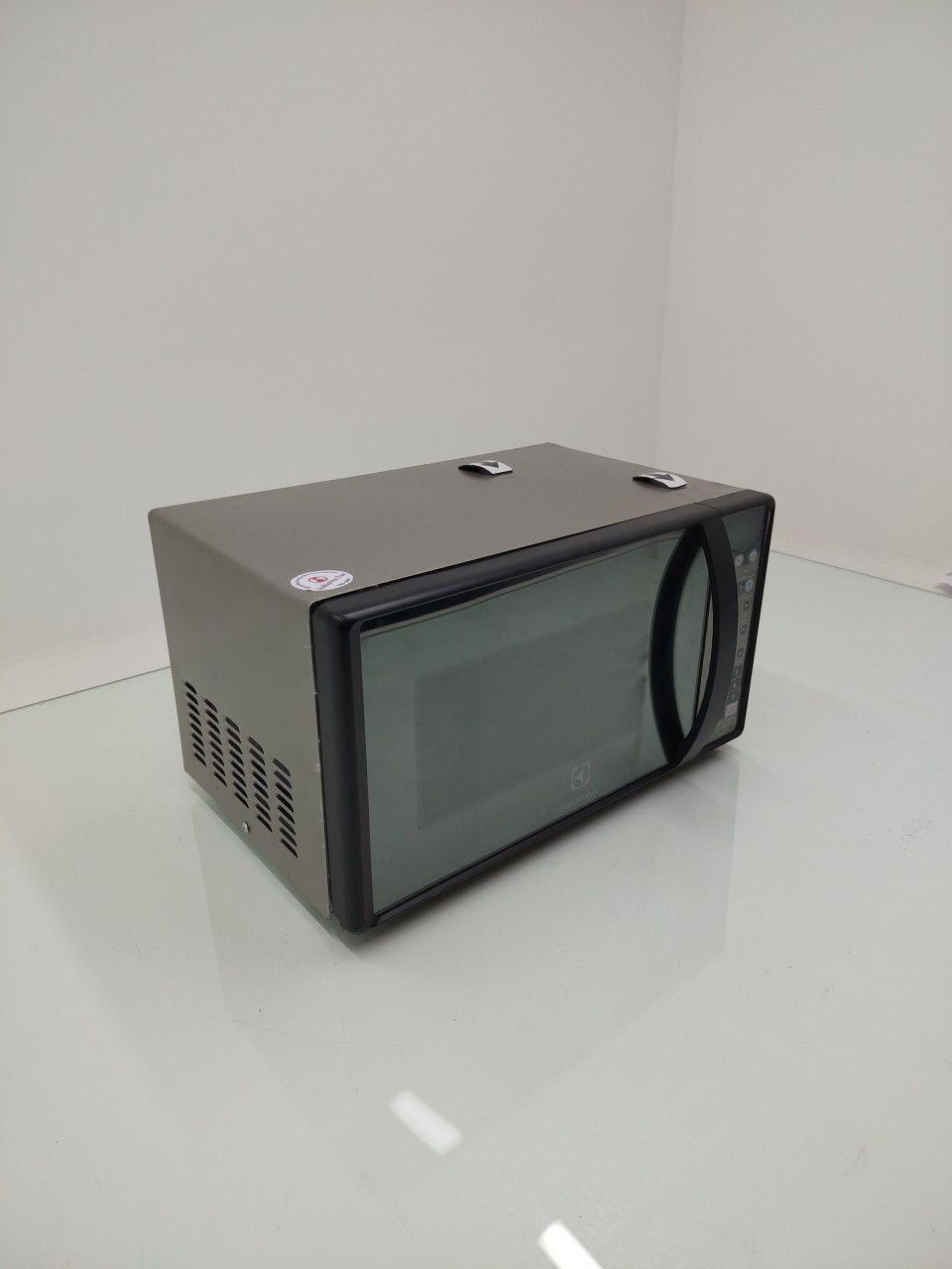 MICRO-ONDAS ELECTROLUX MT30S 20L - PRATA