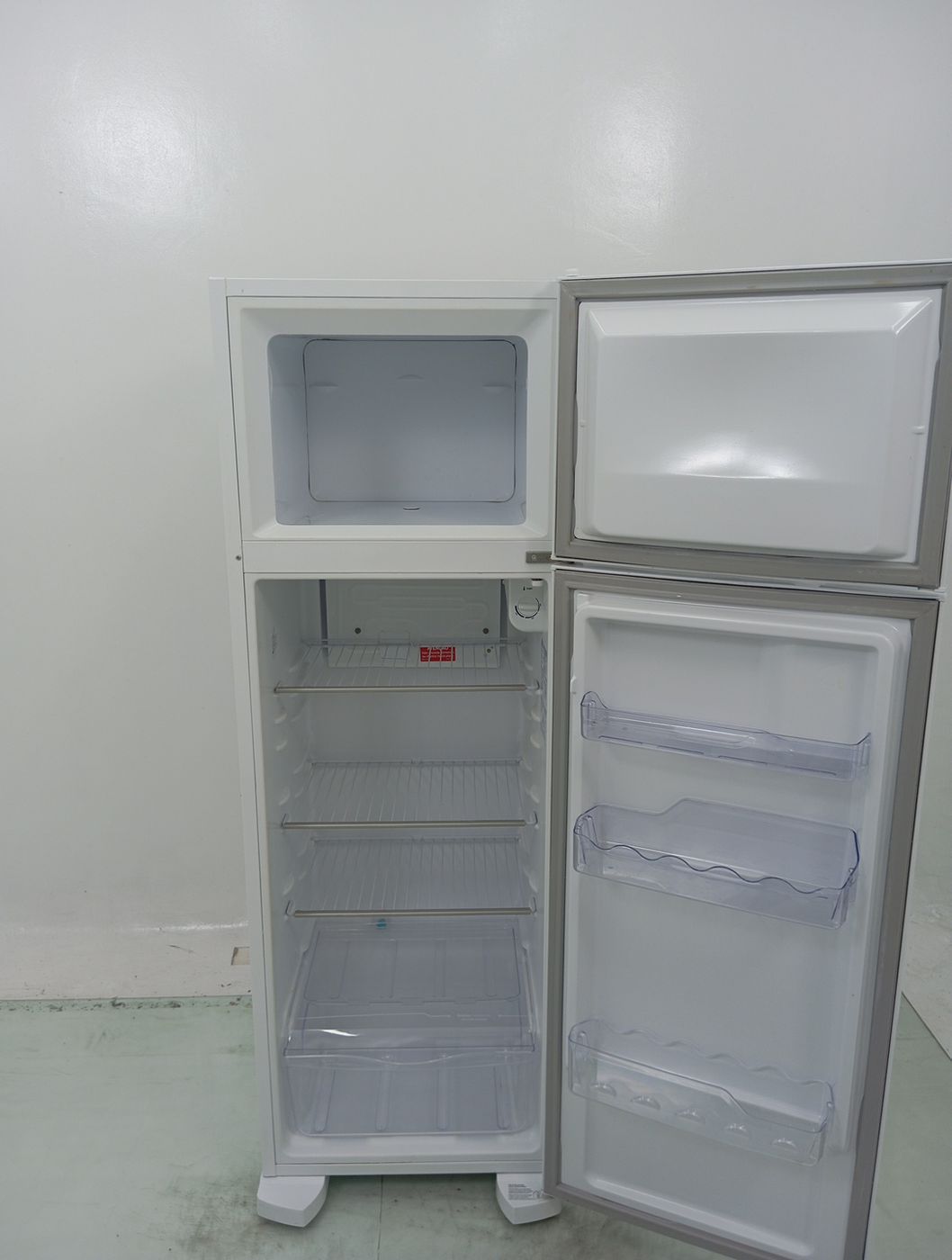 GELADEIRA ELECTROLUX DC35A CYCLE DEFROST 260L