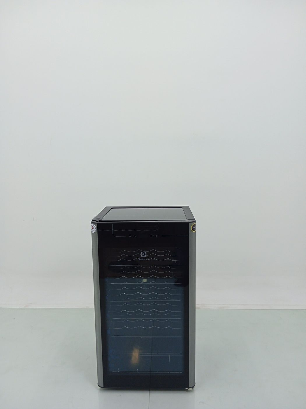 ADEGA ELECTROLUX VINHOS 1 PORTA ACS34 34 GARR