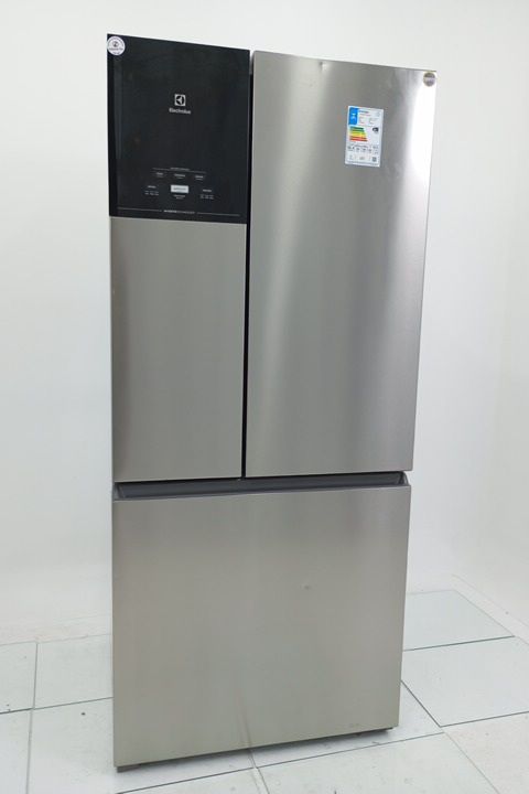 REFRIGERADOR ELECTROLUX IM8S FROST FREE INVER