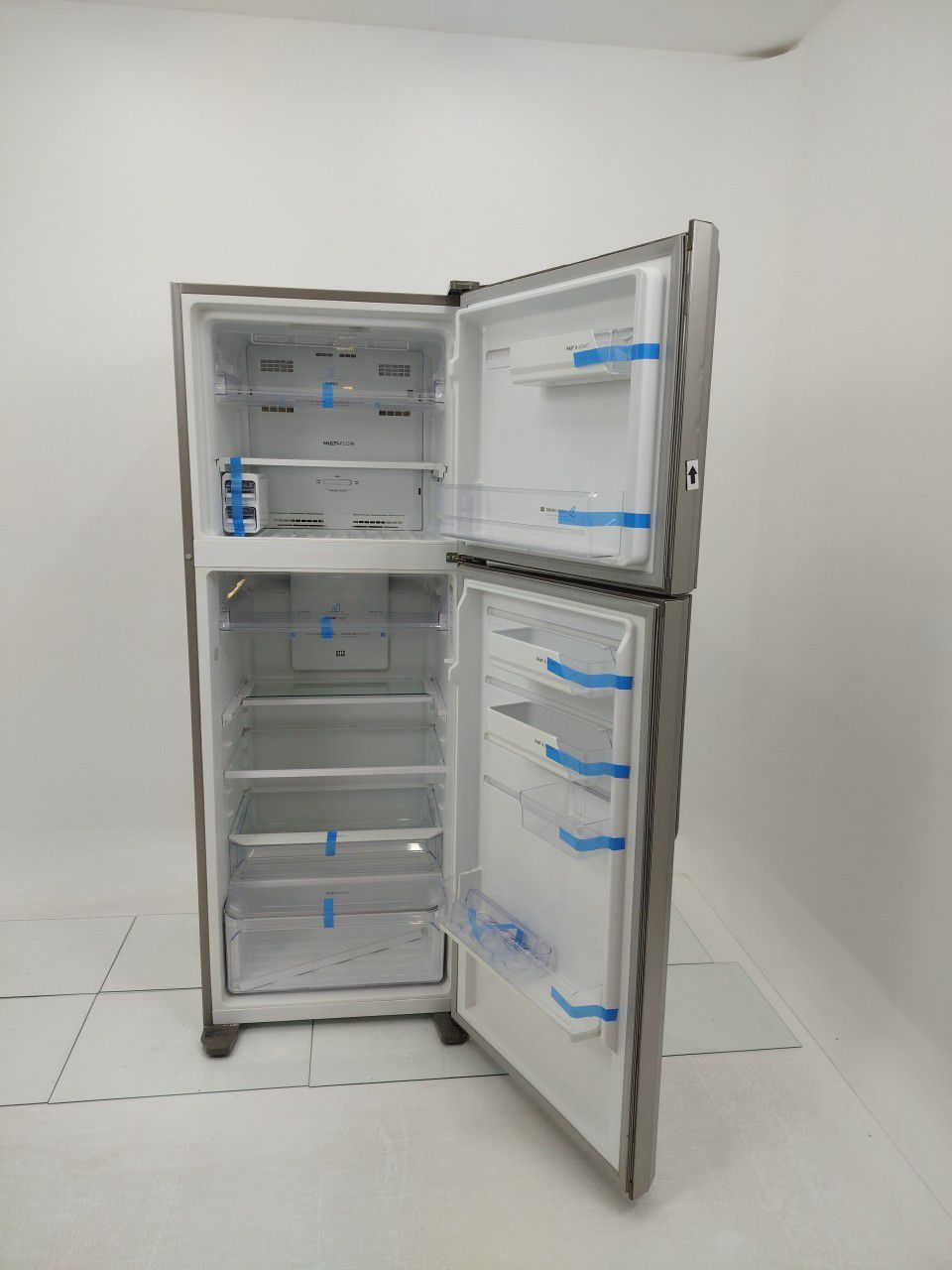 REFRIGERADOR ELECTROLUX DF56S  DUAS PORTAS FR