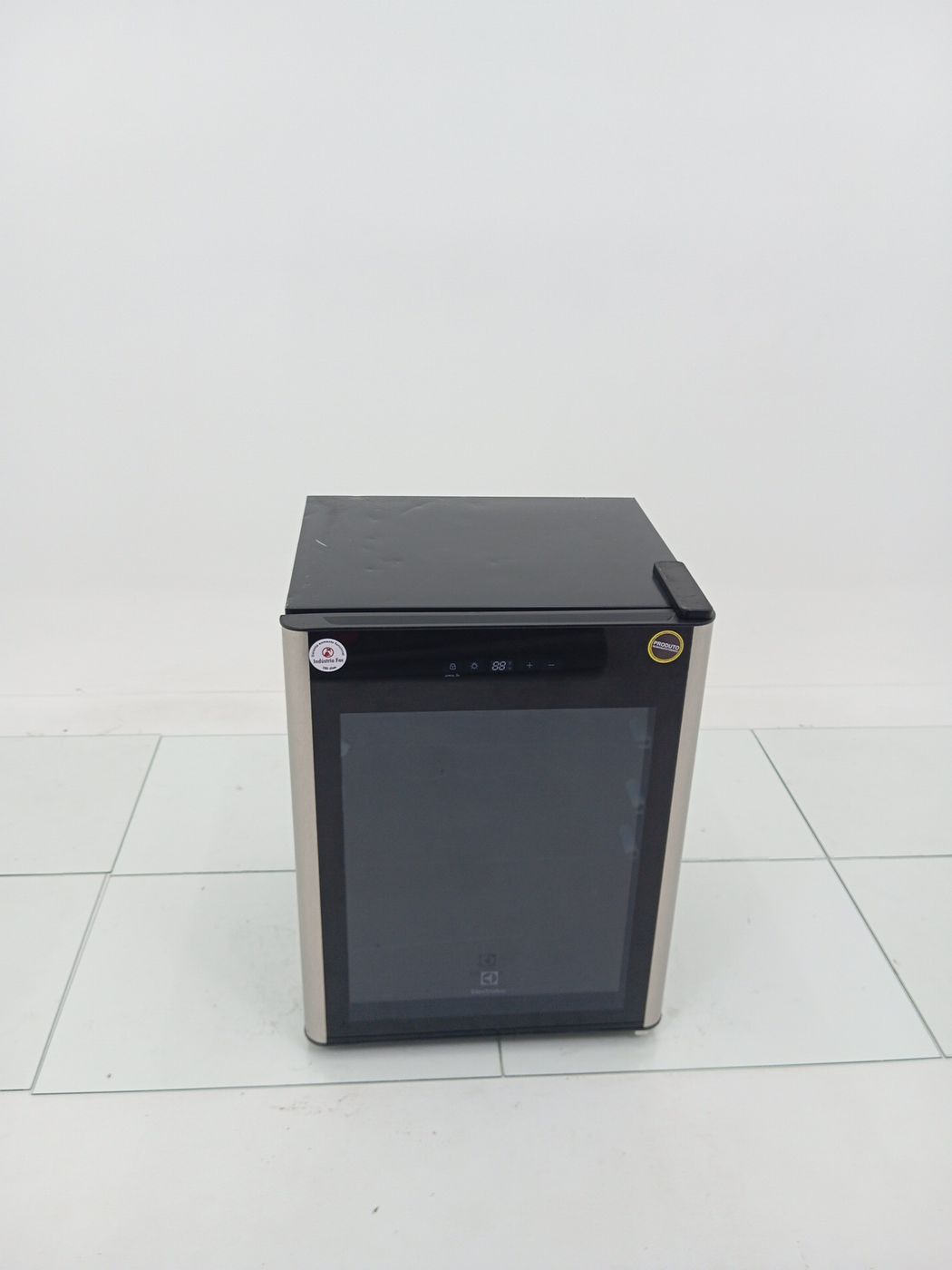 ADEGA ELECTROLUX VINHOS 1 PORTA WSF24 24 GARR