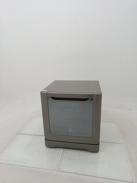 LAVA LOUCAS ELECTROLUX LE08S - Lava Louça Ele