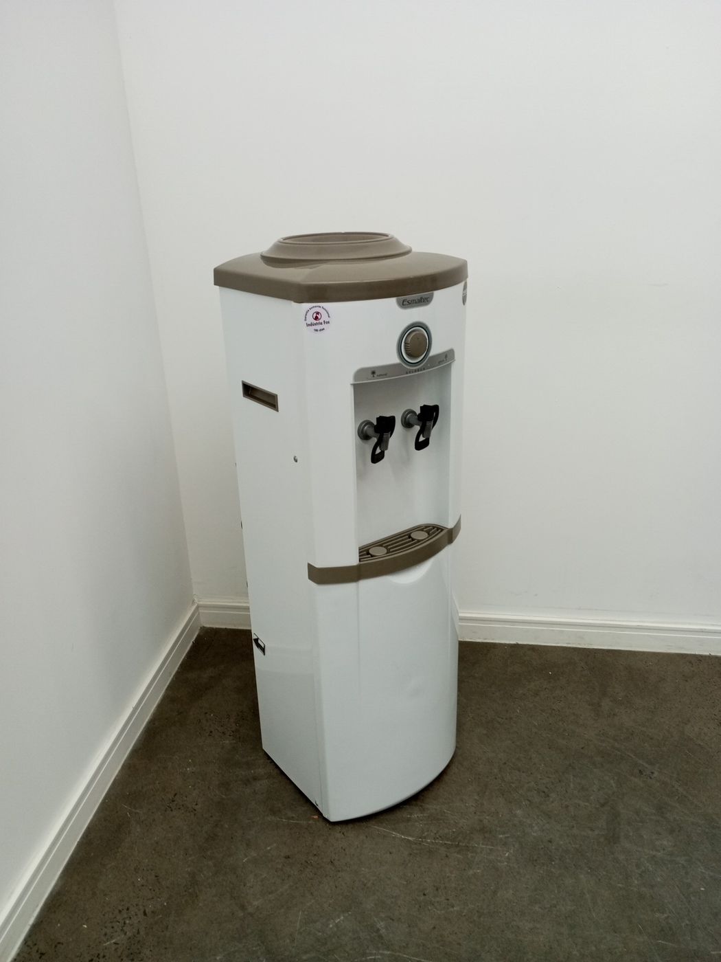 BEBEDOURO ESMALTEC DE COLUNA GARRAFAO ECG35B 