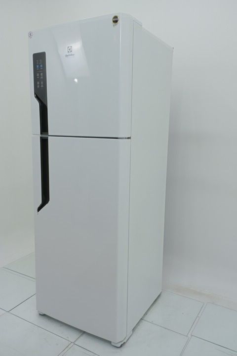 REFRIGERADOR ELECTROLUX IT56 FROST FREE INVER