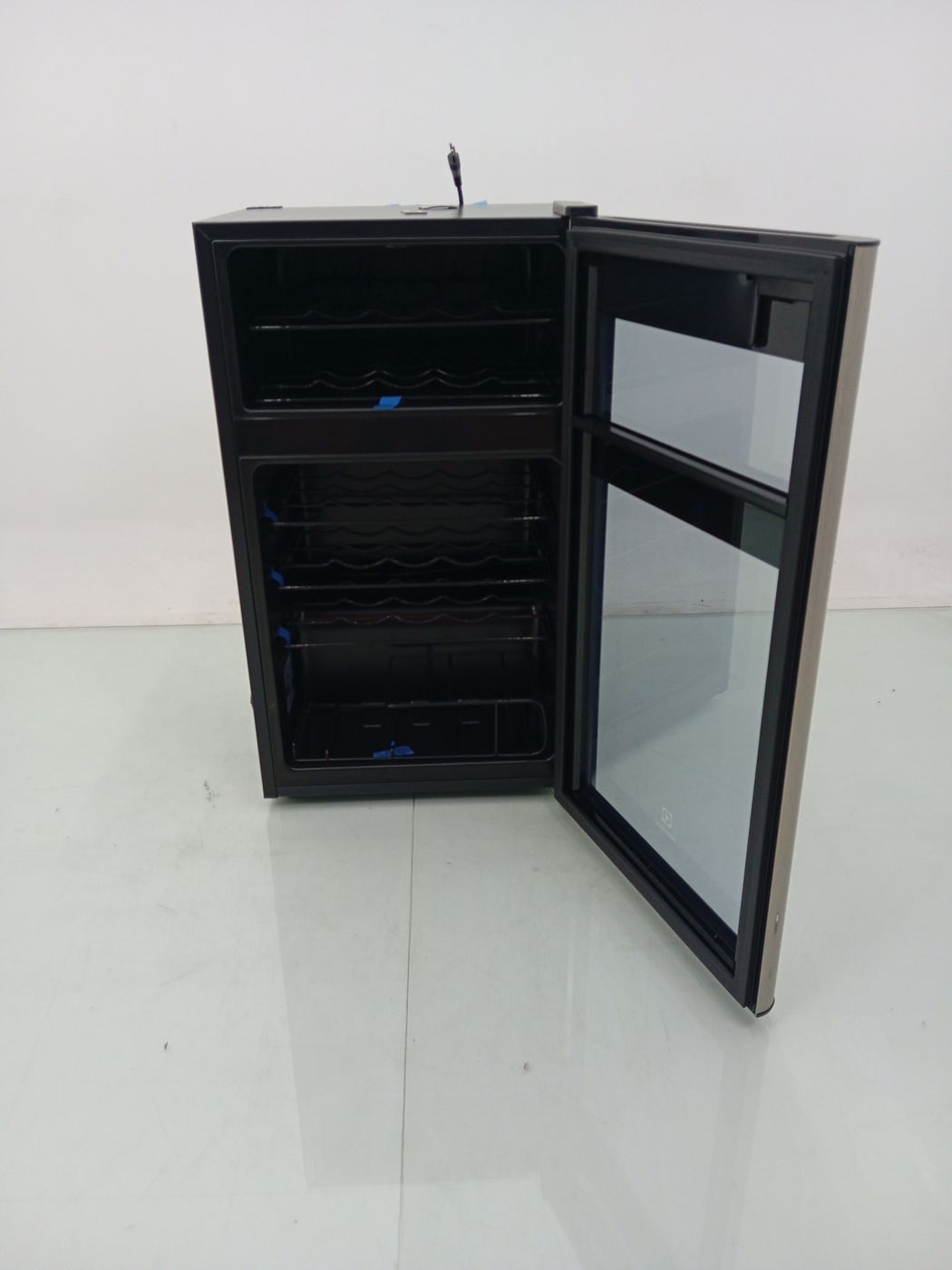 ADEGA ELECTROLUX WDF29 DUAL ZONE 29 GARRAFAS 