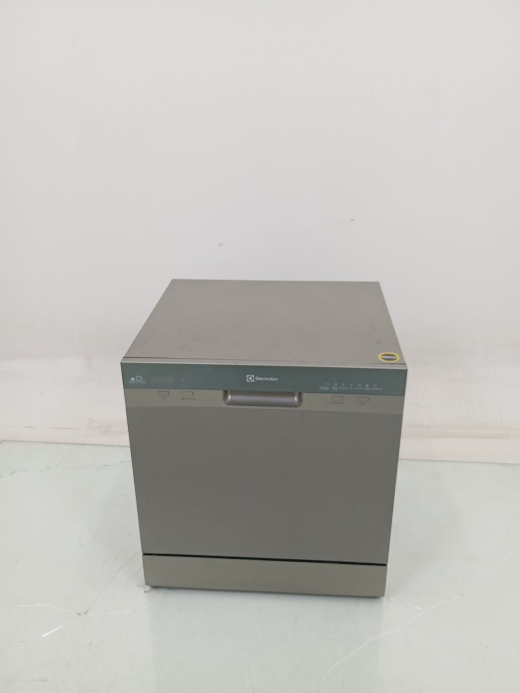 LAVA LOUCAS ELECTROLUX LL08S - Lava Louça Ele