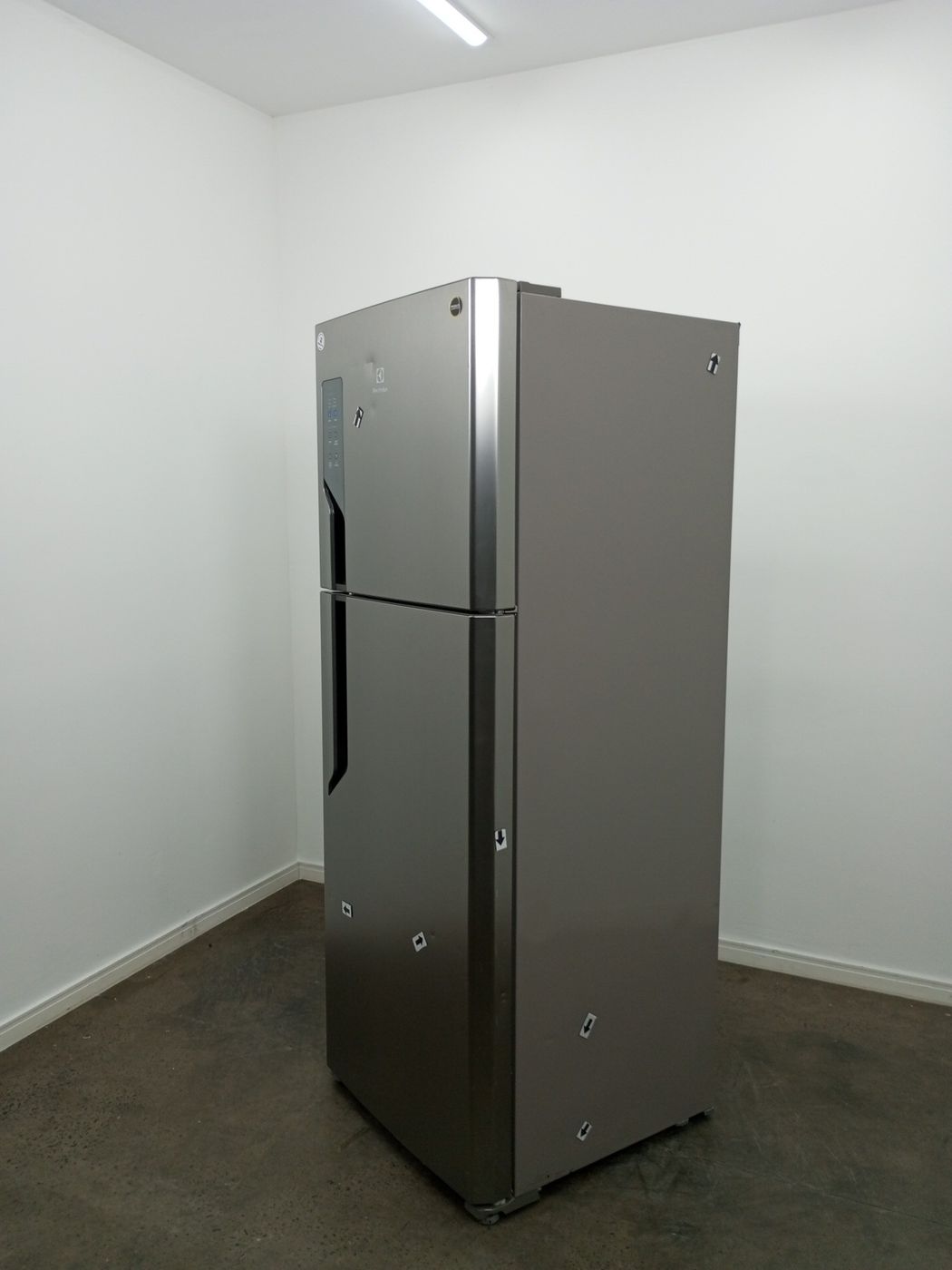 REFRIGERADOR ELECTROLUX TF56S TOP FREEZER FRO