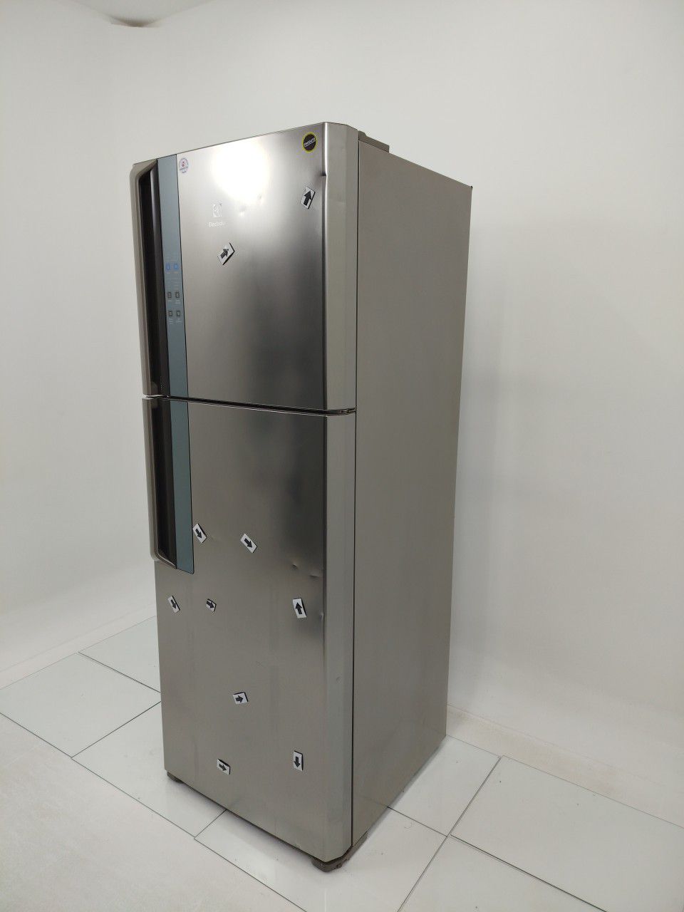 REFRIGERADOR ELECTROLUX DF56S  DUAS PORTAS FR