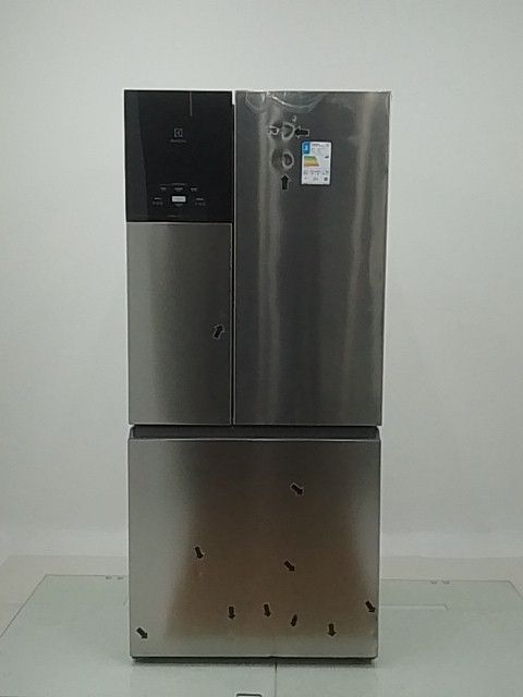REFRIGERADOR ELECTROLUX IM8S FROST FREE INVER