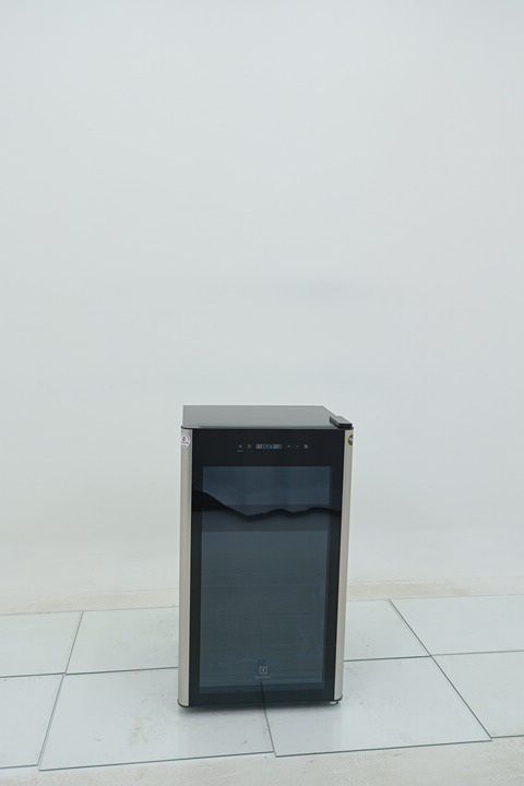 ADEGA ELECTROLUX WDF29 DUAL ZONE 29 GARRAFAS 