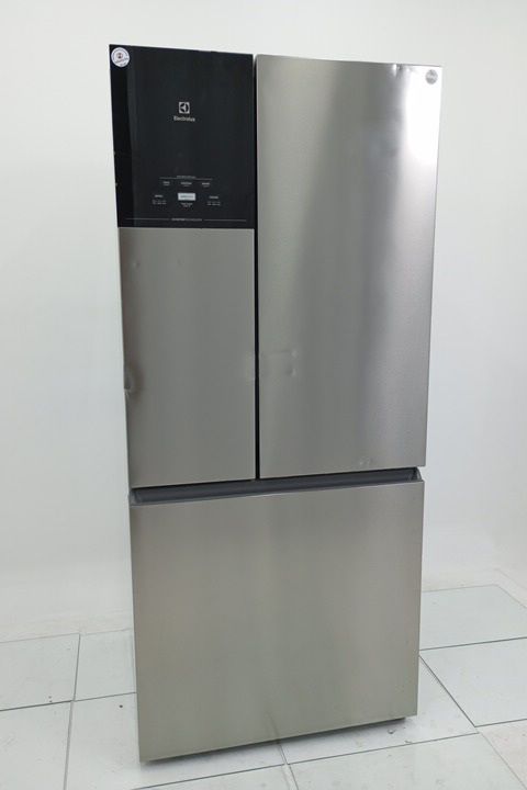 REFRIGERADOR ELECTROLUX IM8S FROST FREE INVER