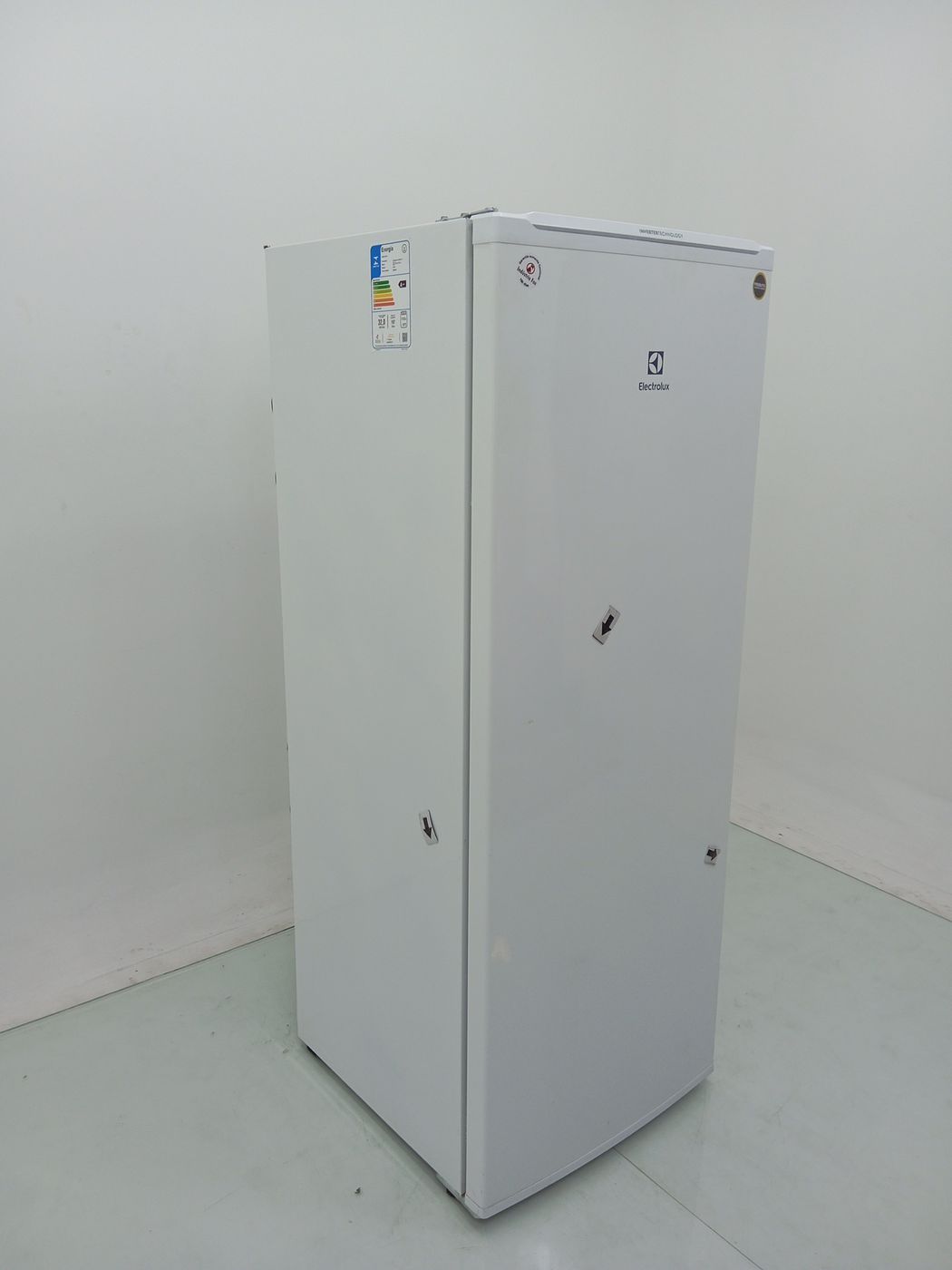 FREEZER ELECTROLUX VERTICAL FEI23 CYCLE DEFRO