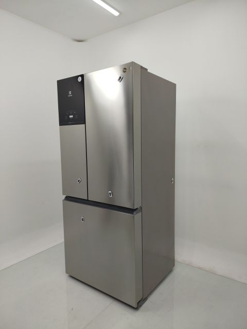 REFRIGERADOR ELECTROLUX IM8S FROST FREE INVER