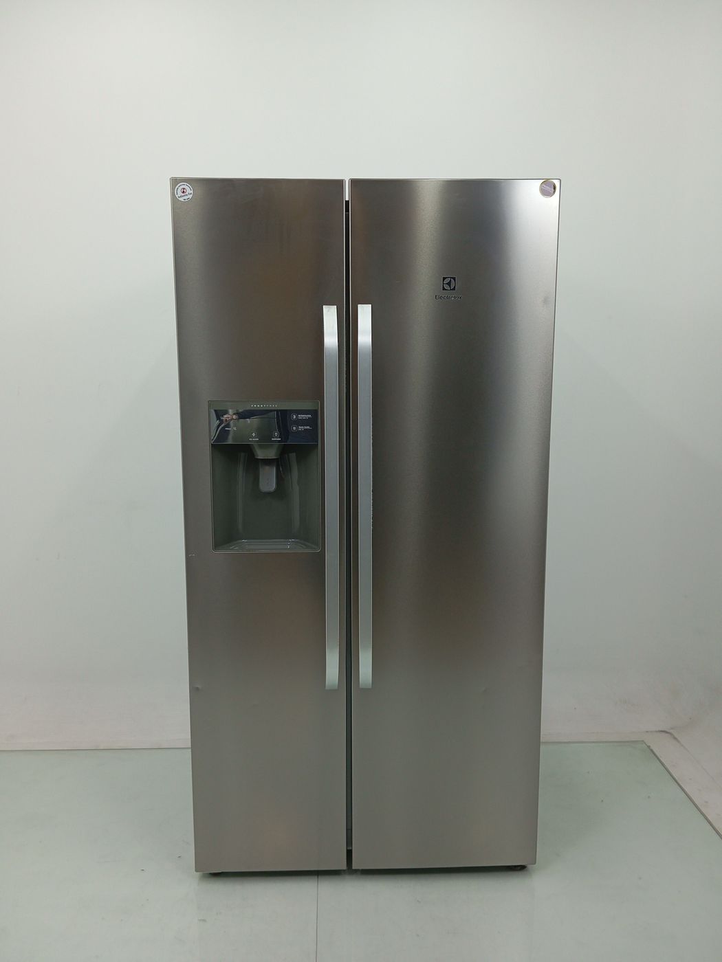 REFRIGERADOR ELECTROLUX IS9S FROST FREE SIDE 