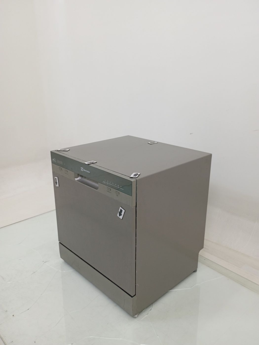 LAVA LOUCAS ELECTROLUX LL08S - Lava Louça Ele