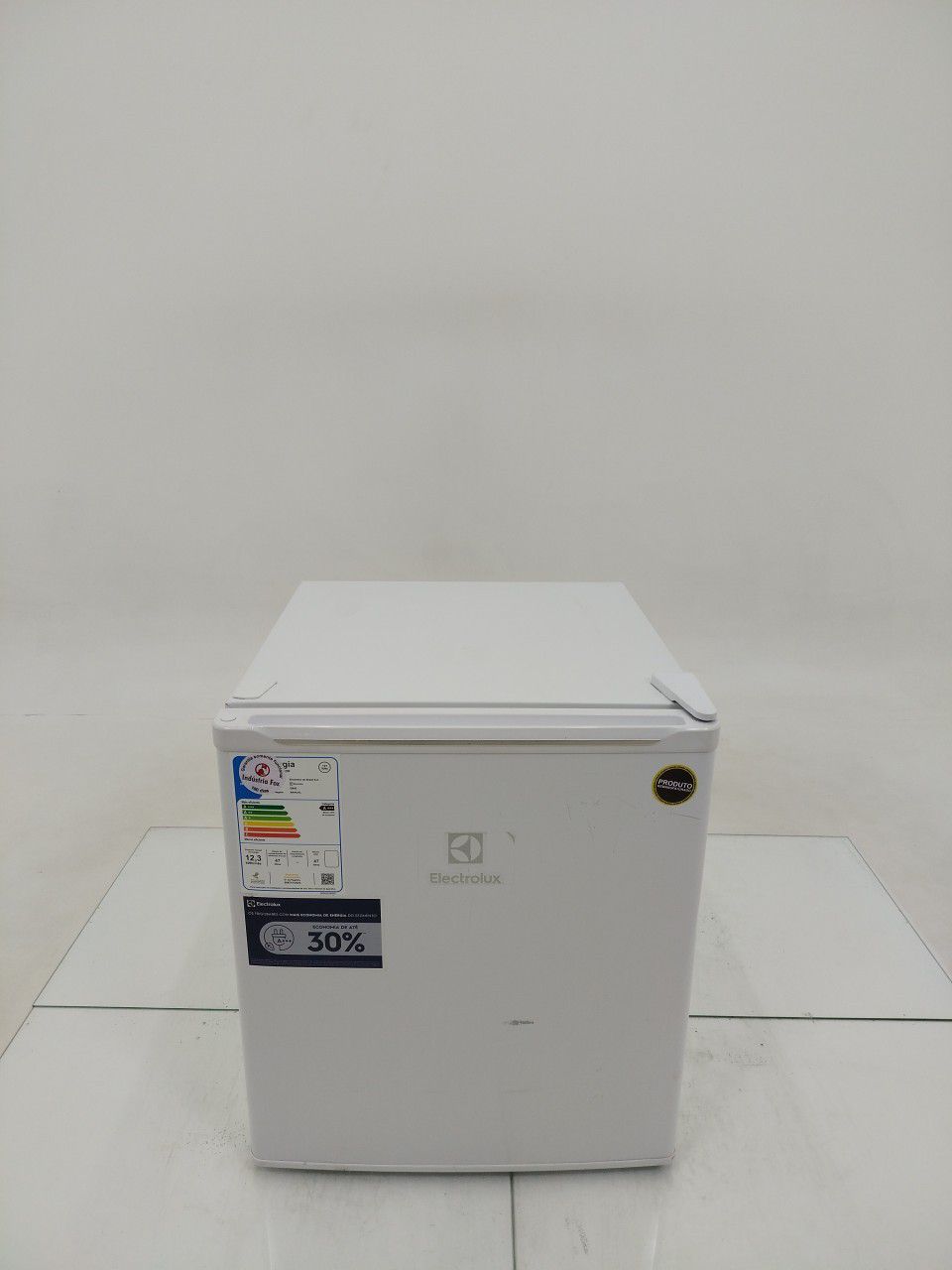 FRIGOBAR ELECTROLUX EM50 47L EFFICIENT COM CO