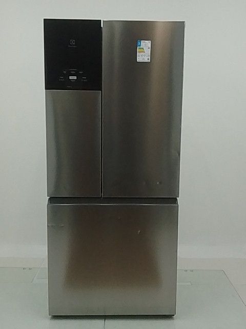 REFRIGERADOR ELECTROLUX IM8S FROST FREE INVER