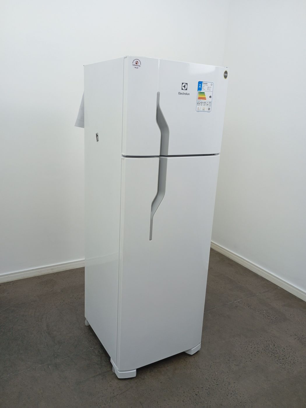 REFRIGERADOR ELECTROLUX DC35A   DUAS PORTAS C