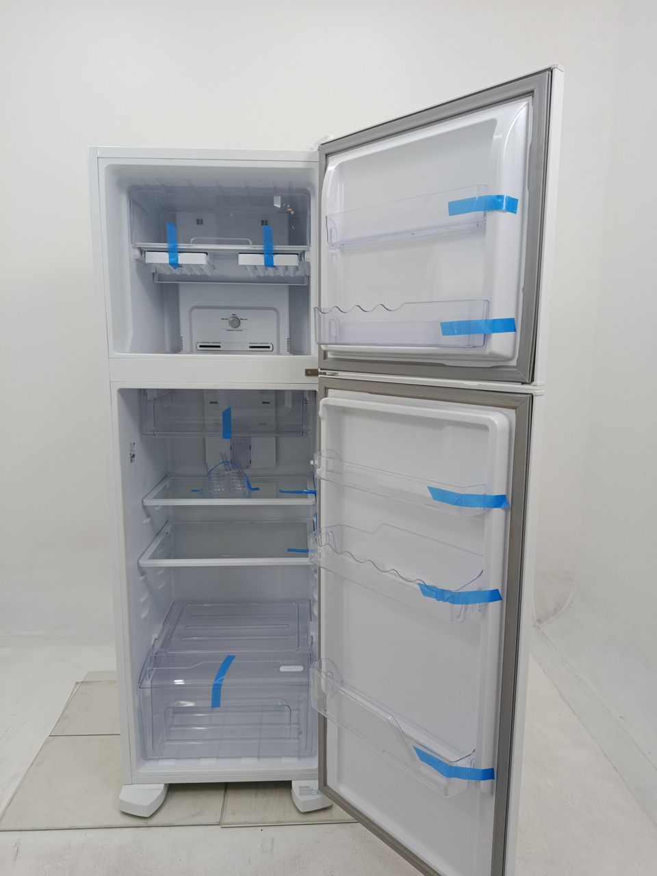 REFRIGERADOR ELECTROLUX DFN41 FROST FREE 371L