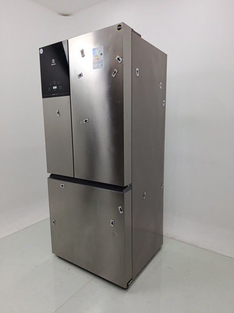 REFRIGERADOR ELECTROLUX IM8S FROST FREE INVER