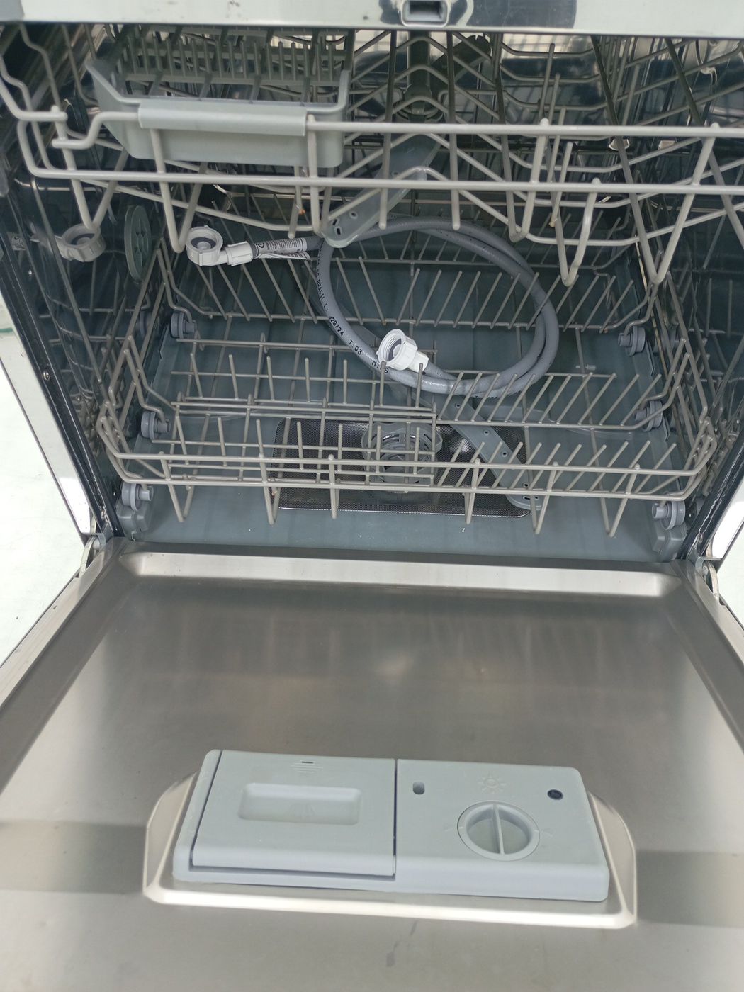 LAVA LOUCAS ELECTROLUX LE08S - Lava Louça Ele