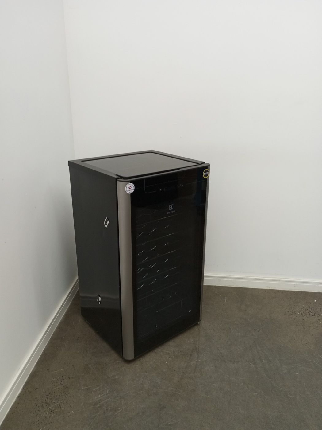 ADEGA ELECTROLUX VINHOS 1 PORTA ACS34 34 GARR
