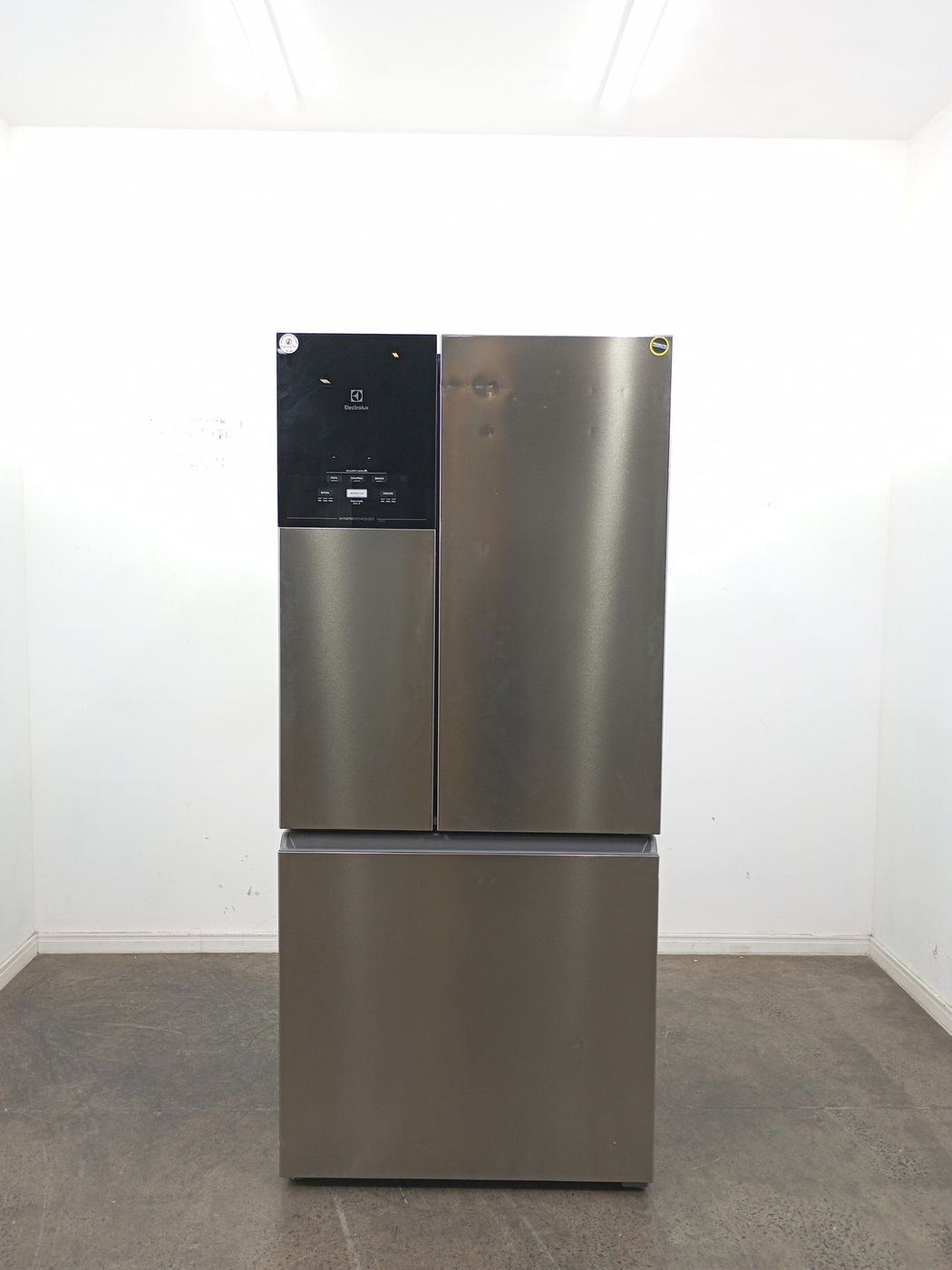 REFRIGERADOR ELECTROLUX IM8S FROST FREE INVER