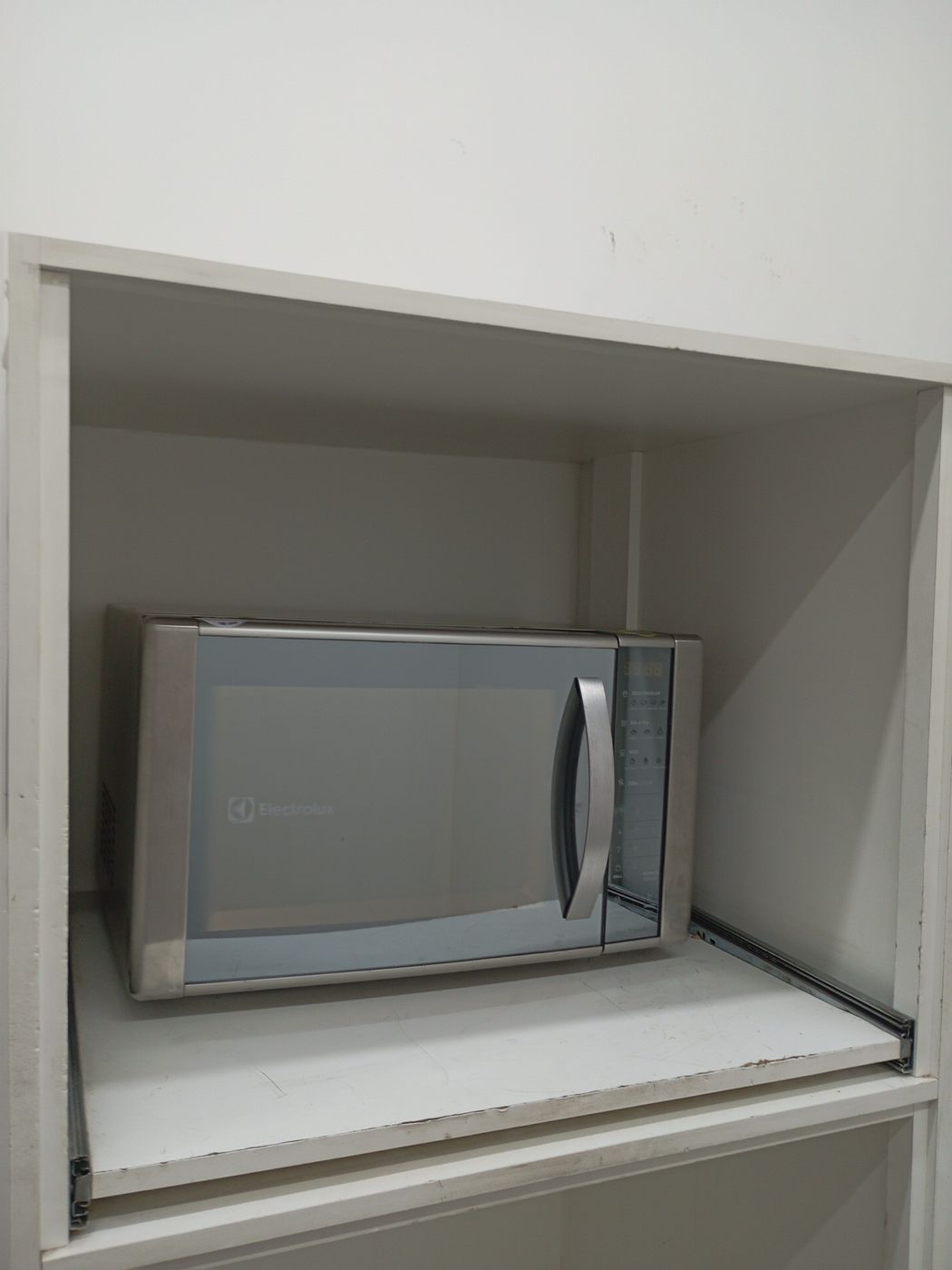 MICRO-ONDAS ELECTROLUX ME41X 31L - INOX