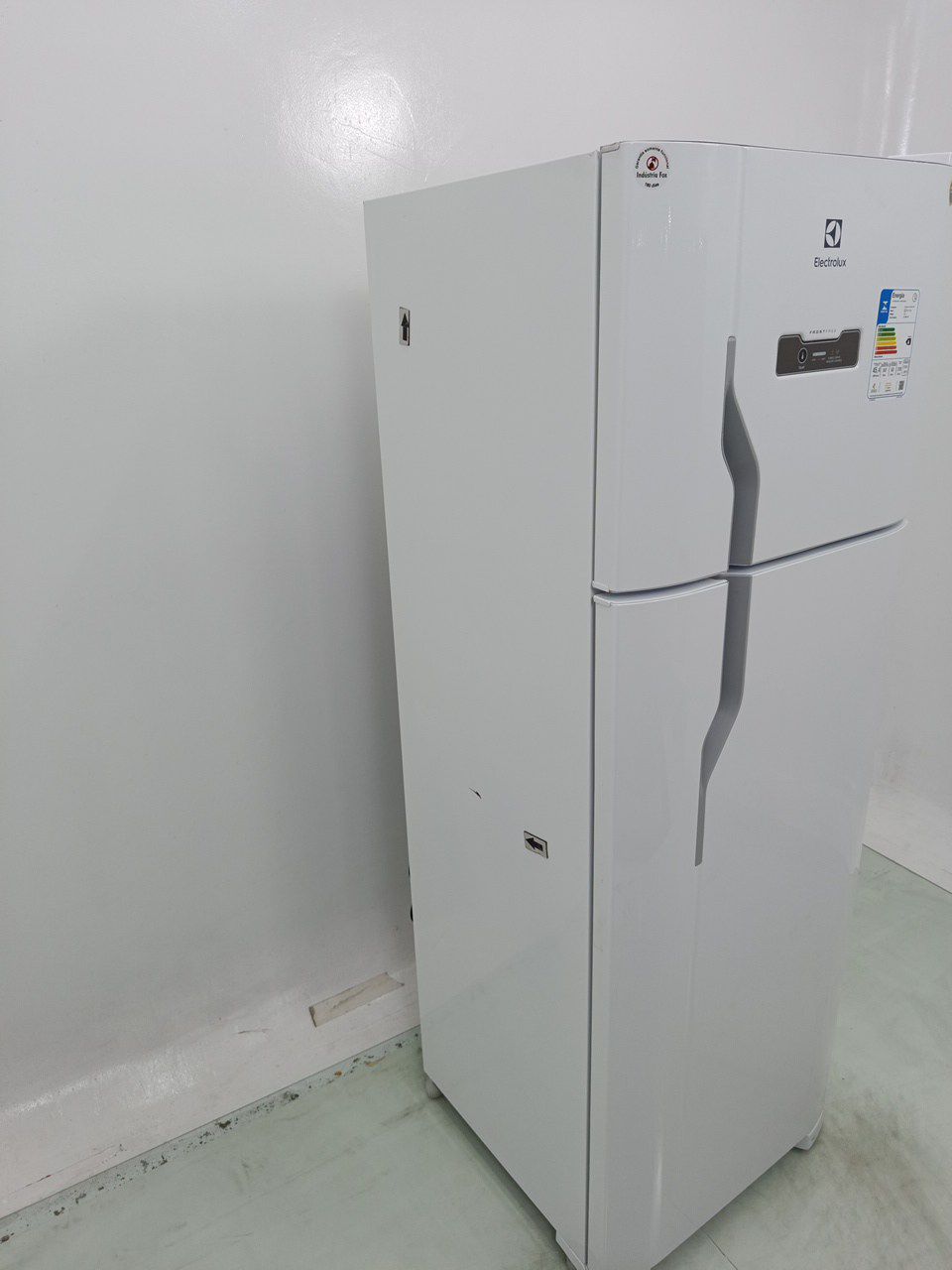 GELADEIRA ELECTROLUX TF39 FROST FREE 310L DUP