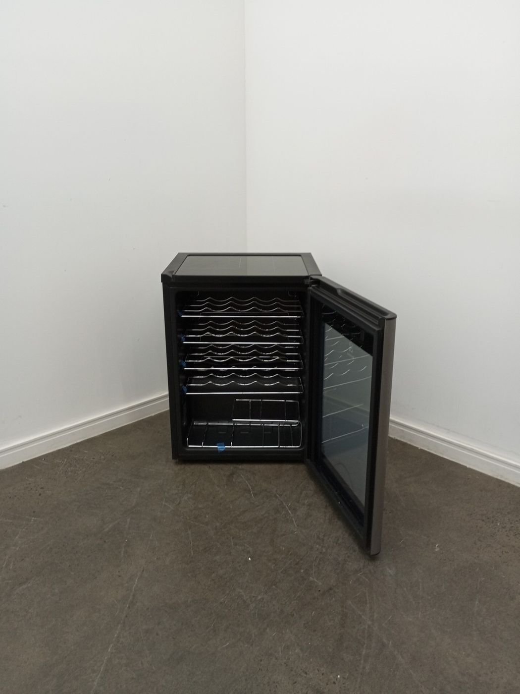 ADEGA ELECTROLUX VINHOS 1 PORTA ACS24 24 GARR