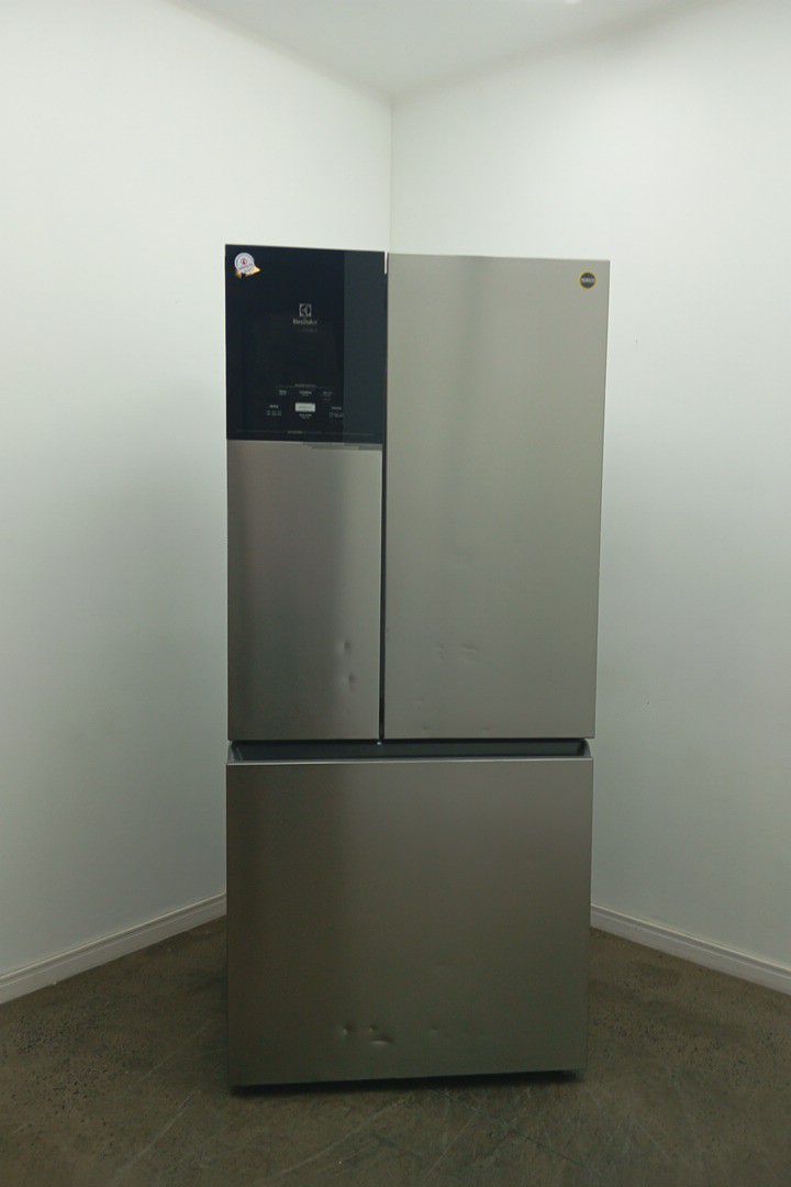 REFRIGERADOR ELECTROLUX IM8S FROST FREE INVER