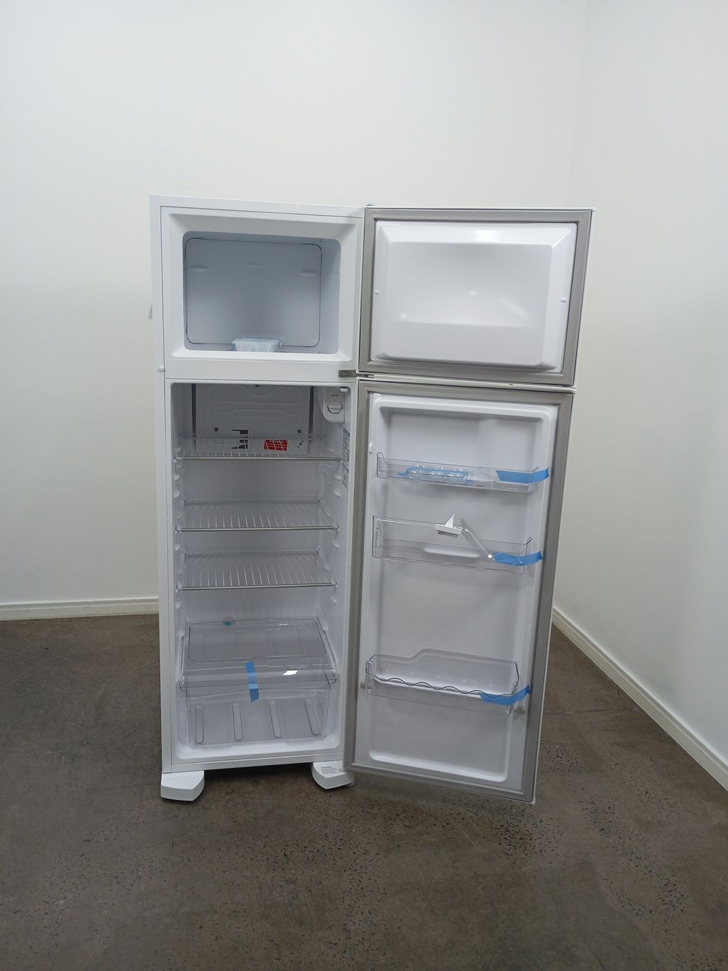 REFRIGERADOR ELECTROLUX DC35A   DUAS PORTAS C