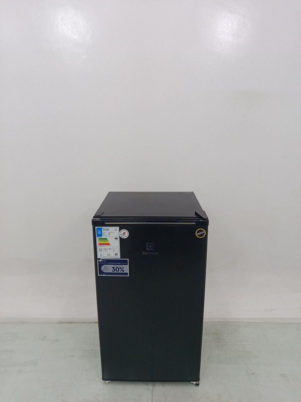 FRIGOBAR ELECTROLUX EM90B - Frigobar Electrol