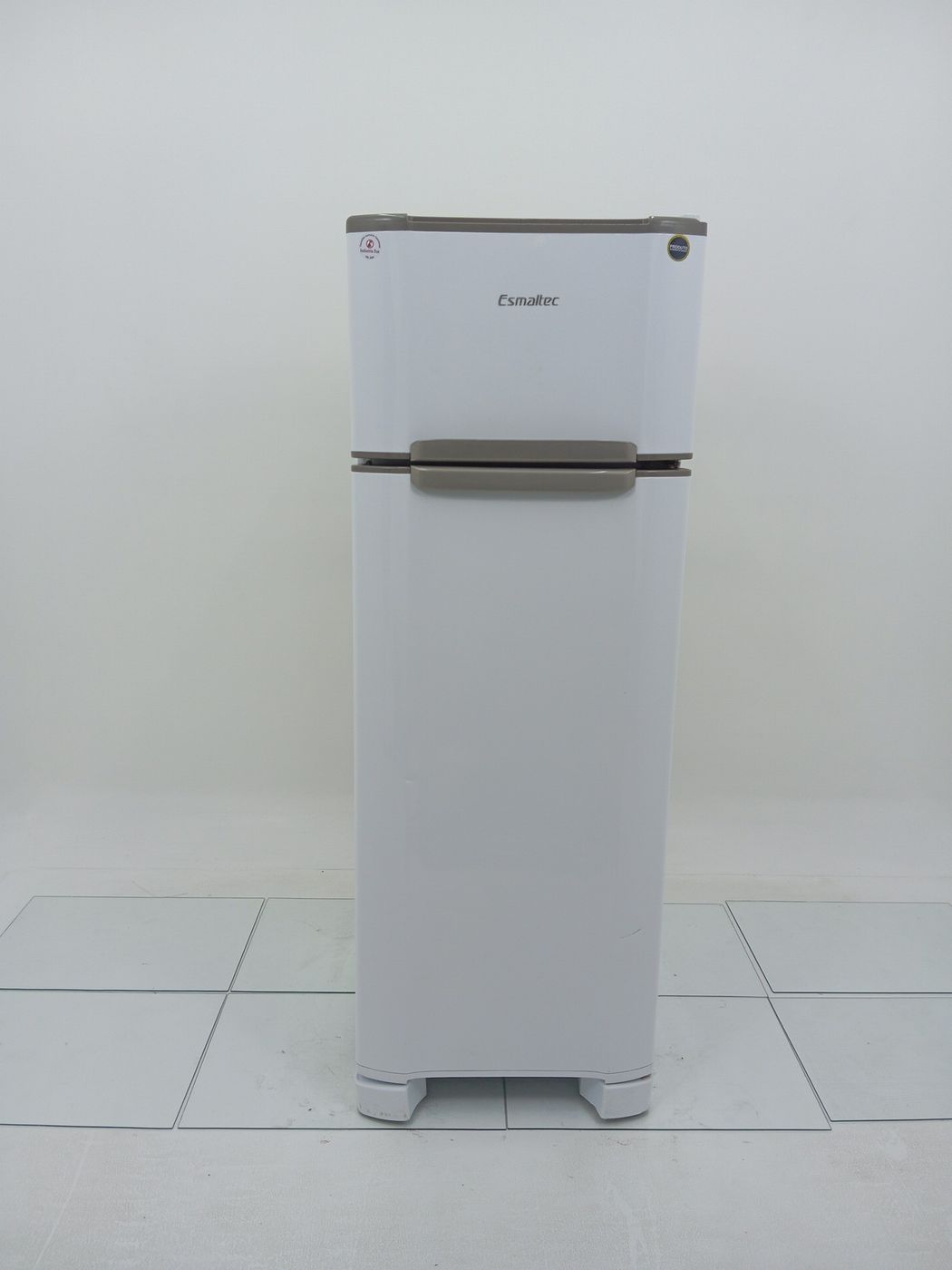 REFRIGERADOR ESMALTEC 276 LITROS RCD34 CYCLE 