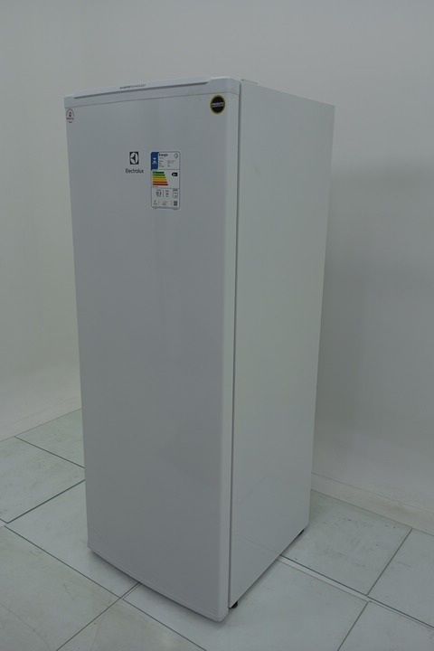 FREEZER ELECTROLUX VERTICAL FEI23 CYCLE DEFRO