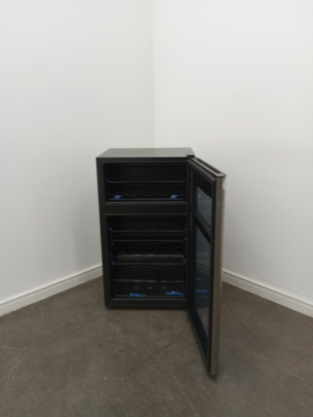 ADEGA ELECTROLUX WDF29 DUAL ZONE 29 GARRAFAS 