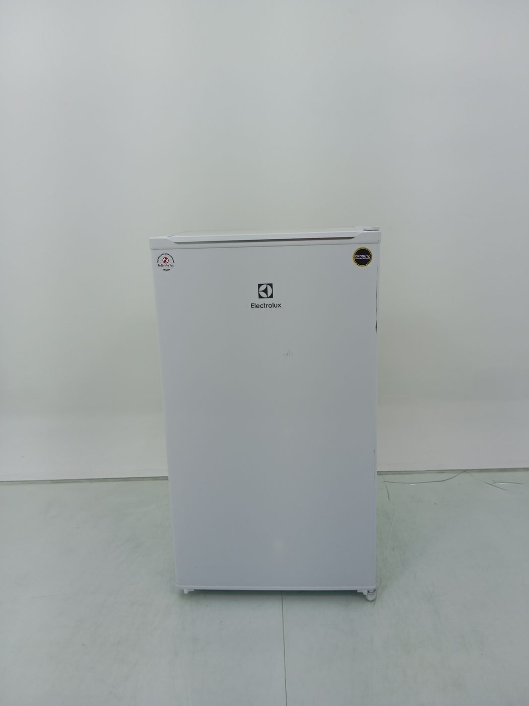 FRIGOBAR ELECTROLUX EM90 - Frigobar Electrolu