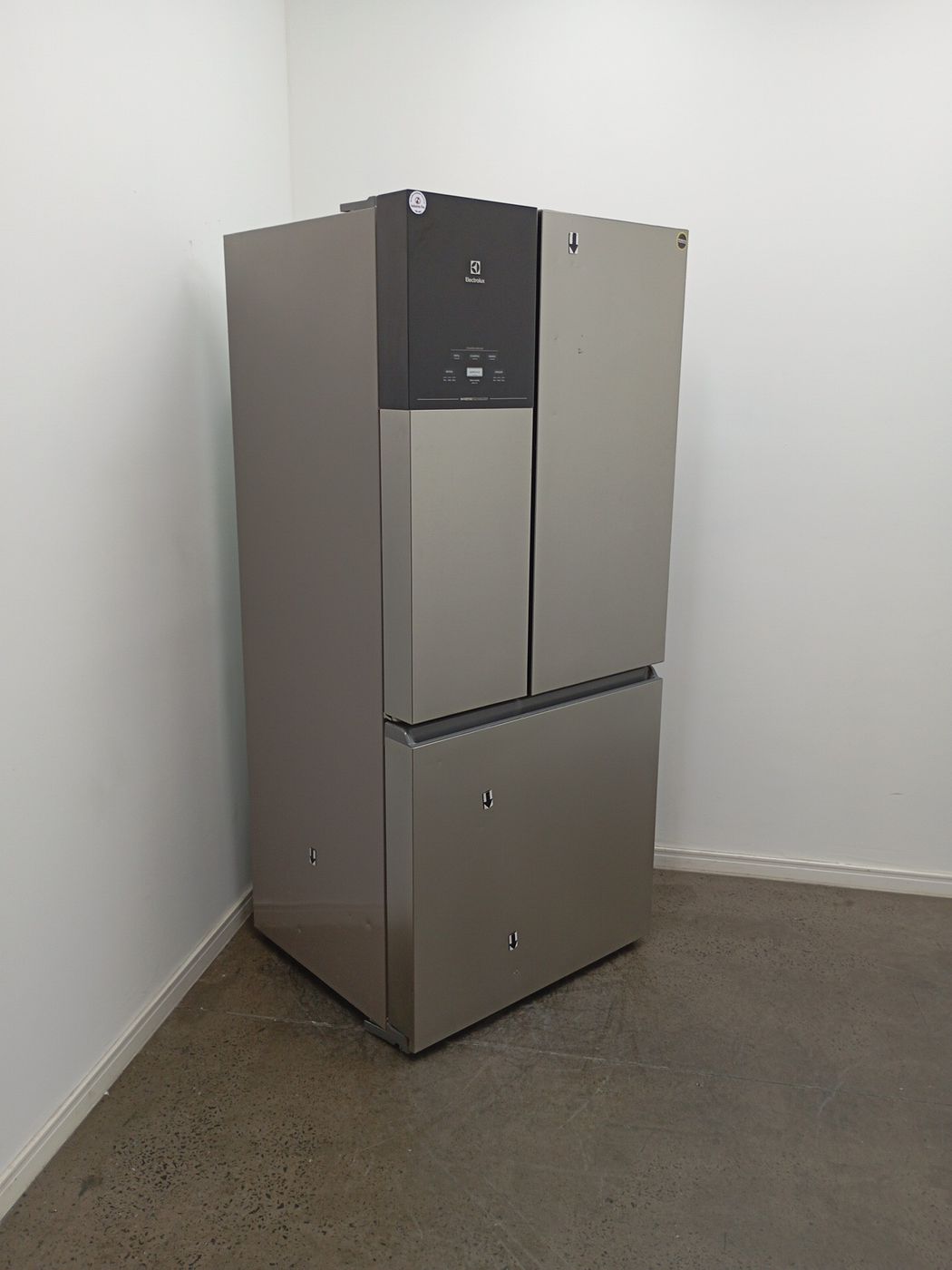 REFRIGERADOR ELECTROLUX IM8S FROST FREE INVER