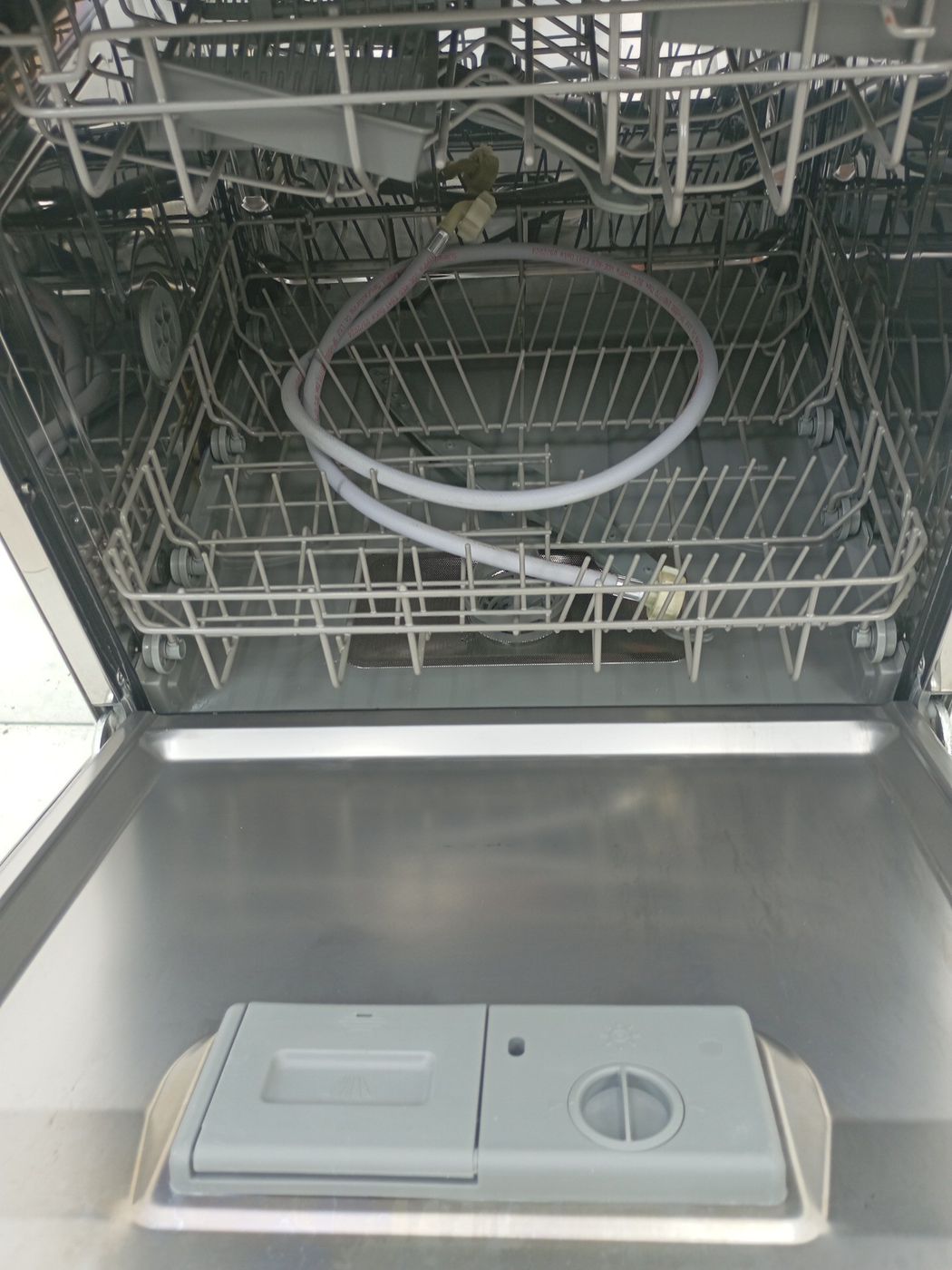 LAVA LOUCAS ELECTROLUX LL08S - Lava Louça Ele