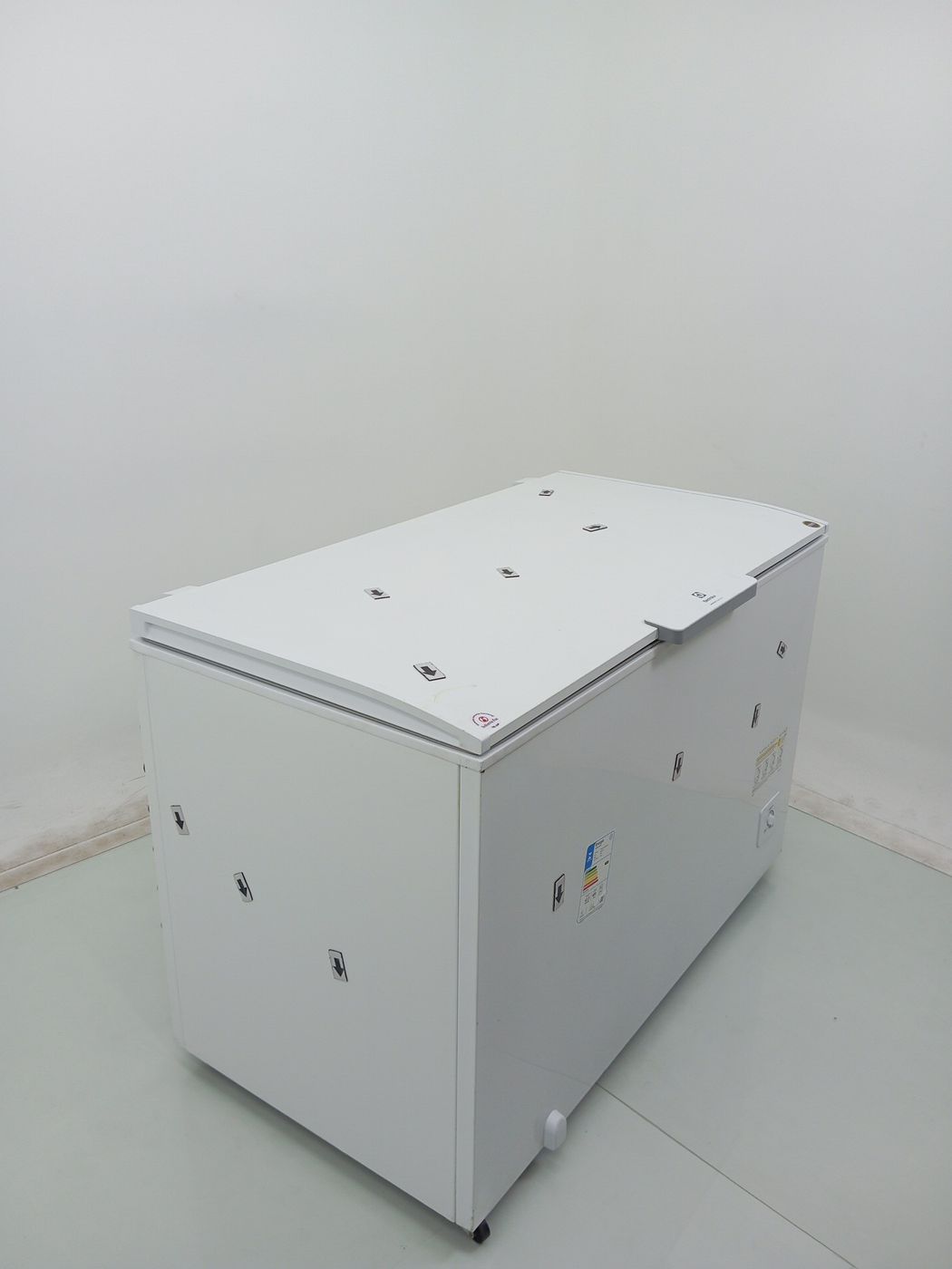FREEZER ELECTROLUX HORIZONTAL 400L CYCLE DEFR